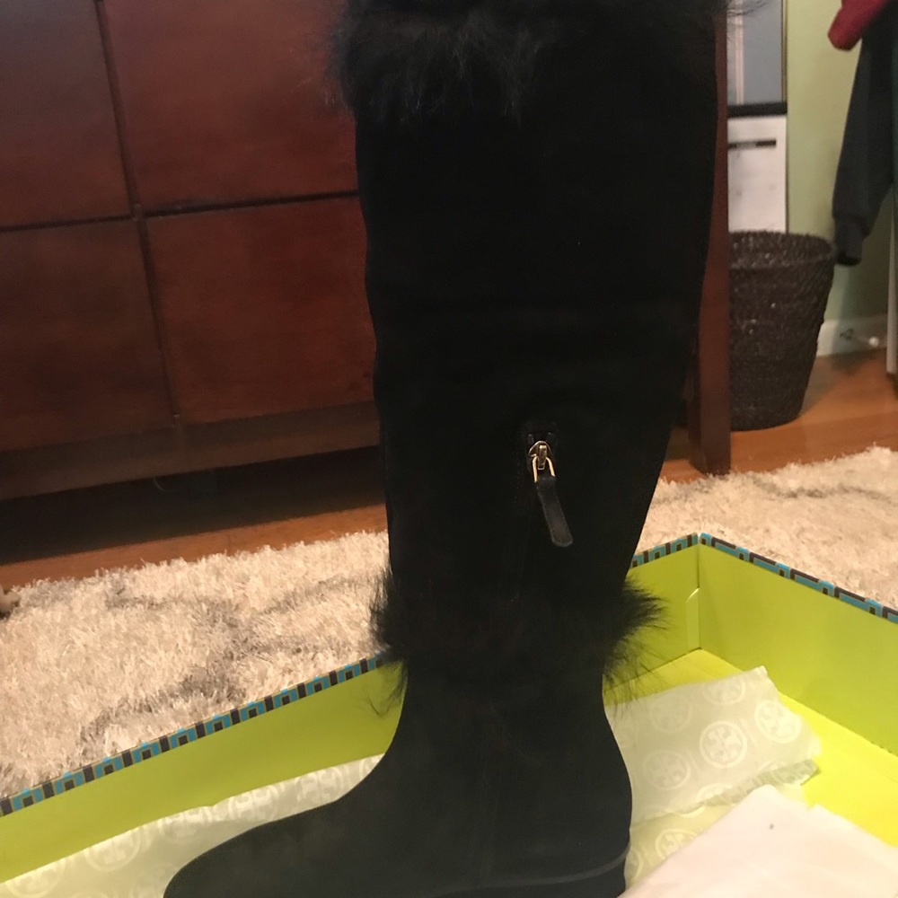 Boots - Picture 3 of 5